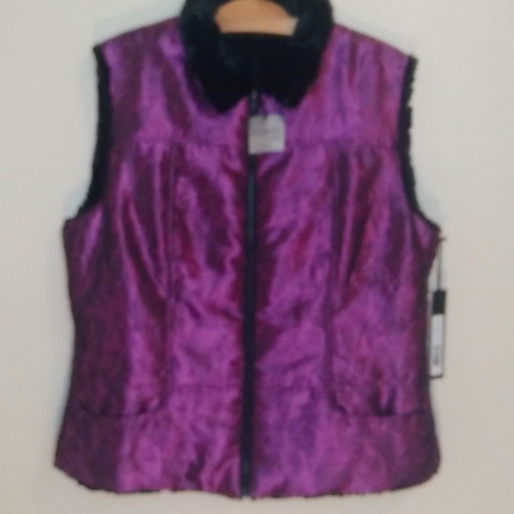 Women's Ubu, reversible vest/jacket.